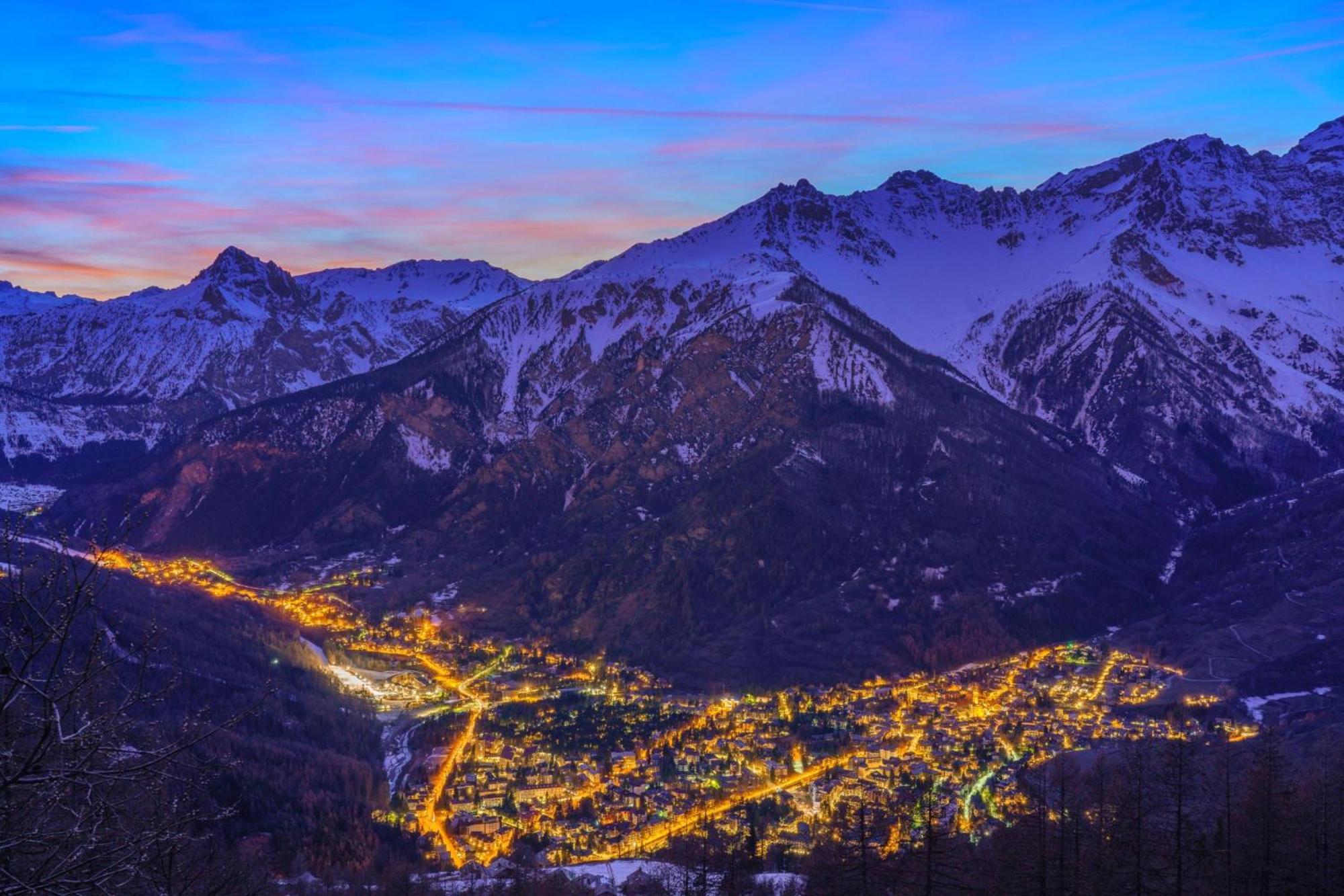 Rebecca'S House Few Steps From Skiing - Happy Rentals Bardonecchia Bagian luar foto